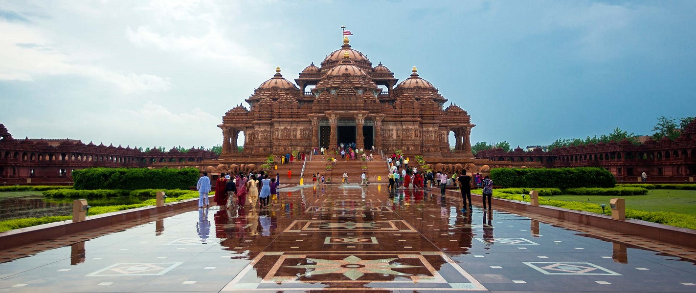 Akshardham temple tour hi-res stock photography and images - Alamy